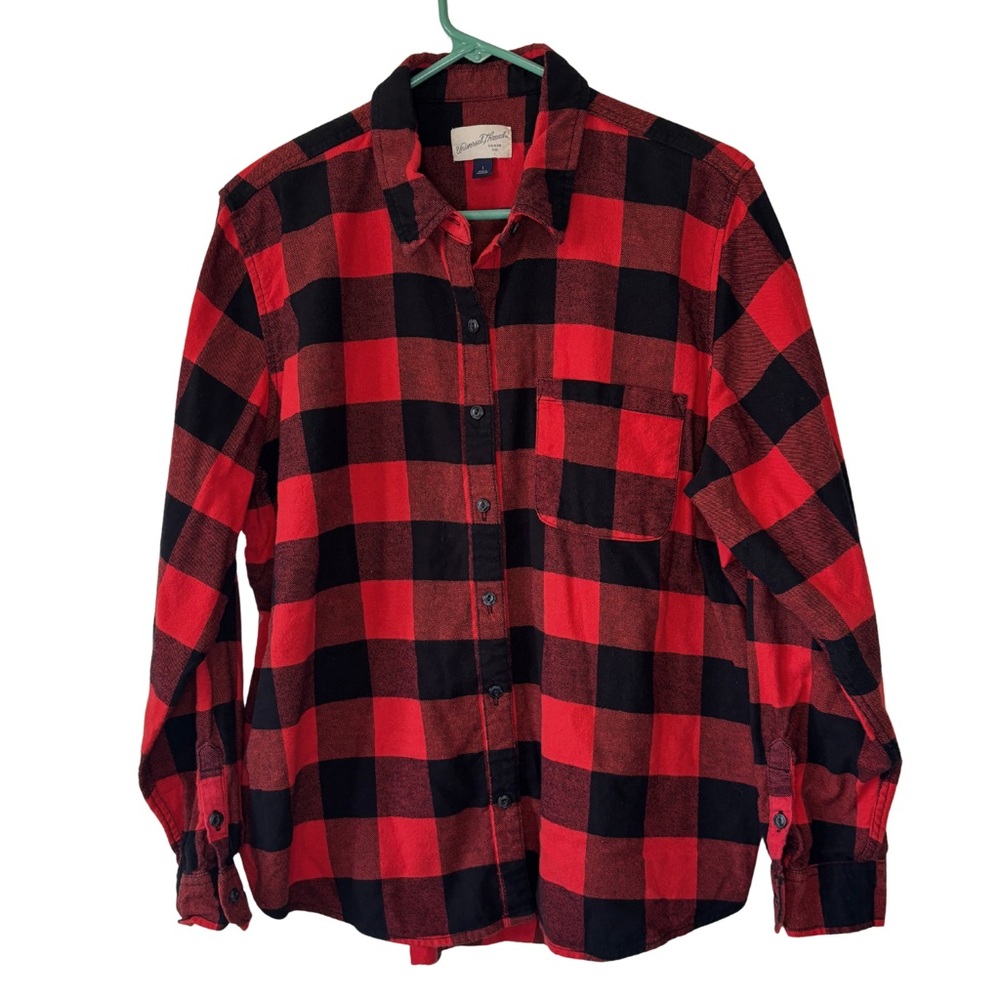 3/$20 Universal Thread Red and Black Plaid Button Down Shirt